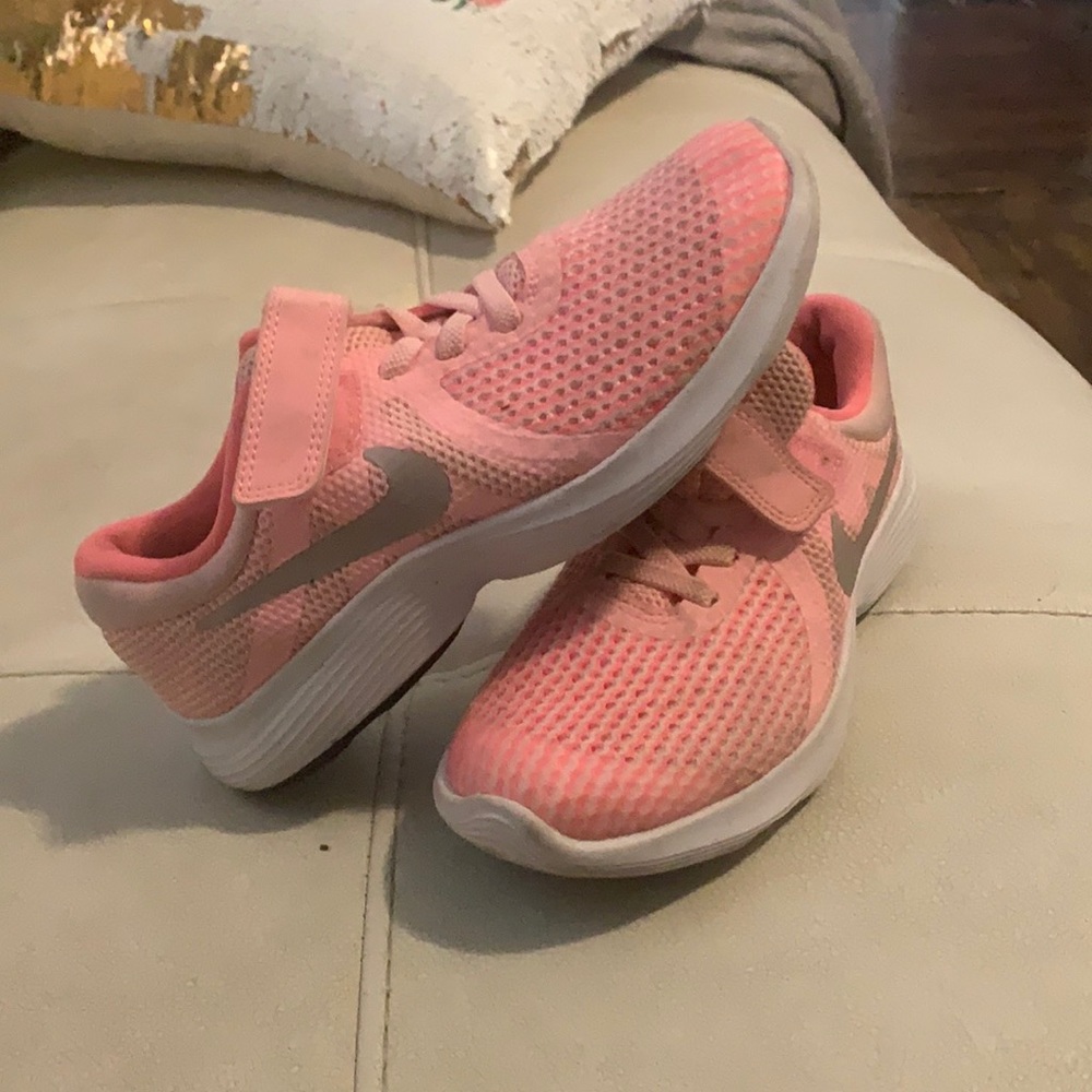 Girls Nikes